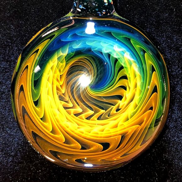 Handmade Glass Pendent - Picture 1 of 2